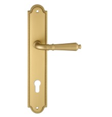 Дверная ручка на планке под цилиндр Extreza Classic PETRA 304 PL03-CYL-85 матовая латунь F02