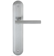 Дверная ручка на планке Extreza PIVOT 132 PL05 матовый хром F05