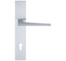 Дверная ручка на планке Extreza Hi-Tech AZIMUT 102 PL11-CYL-85 матовый хром F05