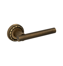 Дверная ручка Extreza CLASSIC PIVOT 132 на круглом основании R02 матовая бронза F03