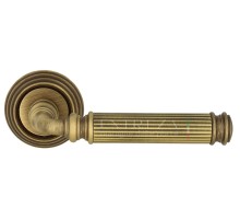 Дверная ручка Extreza Classic BENITO 307 круглая розетка R05 матовая бронза F03