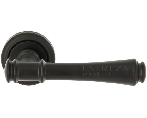Дверная ручка Extreza PIERO (Пьеро) 326 на розетке R01 черный матовый F22 Дверная ручка Extreza PIERO (Пьеро) 326 на розетке R01 черный матовый F22