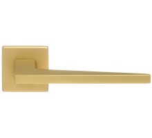 Дверная ручка Extreza Hi-Tech AZIMUT 102 квадратная розетка R11 (7 мм) матовая латунь F02