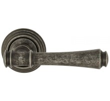 Дверная ручка Extreza PIERO (Пиеро) 326 на розетке R05 античное серебро F45