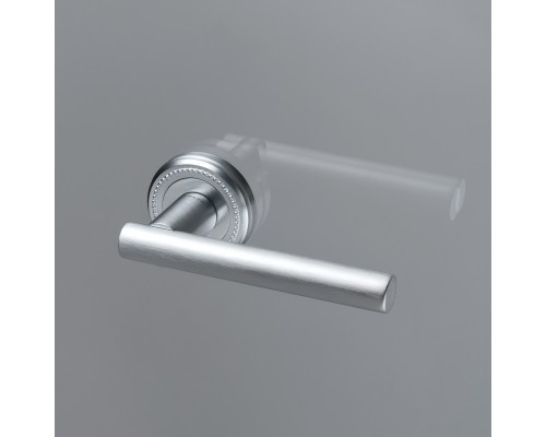 Дверная ручка Extreza CLASSIC PIVOT 132 на круглом основании R03 матовый хром F05 Дверная ручка Extreza CLASSIC PIVOT 132 на круглом основании R03 матовый хром F05