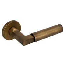 Дверная ручка на розетке Extreza STEM-R16-F03 (STEM 135) матовая бронза