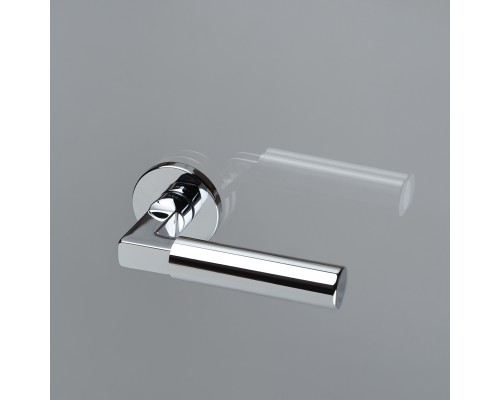 Дверная ручка Extreza STEM-R16-F04 (STEM 135) полированный хром Дверная ручка Extreza STEM-R16-F04 (STEM 135) полированный хром