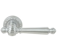 Дверная ручка Extreza Classic DANIEL 308 круглая розетка R02 матовый хром F05