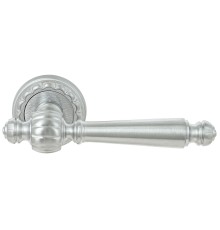 Дверная ручка Extreza Classic DANIEL 308 круглая розетка R02 матовый хром F05