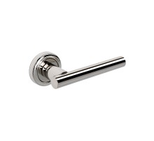 Дверная ручка Extreza CLASSIC PIVOT 132 на круглом основании R01 полированный никель F21