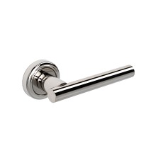 Дверная ручка Extreza CLASSIC PIVOT 132 на круглом основании R01 полированный никель F21