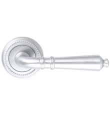 Дверная ручка Extreza PETRA (Петра) 304 на розетке R03 матовый хром F05