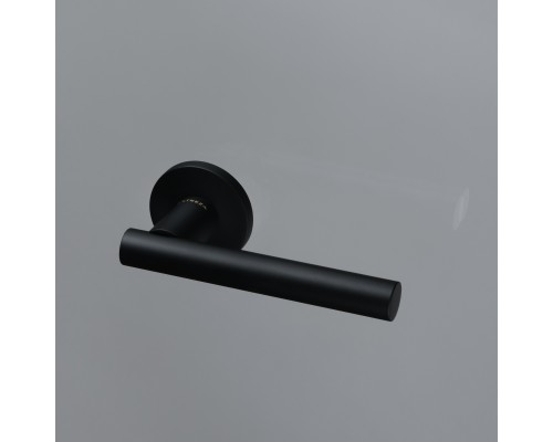 Дверная ручка Extreza HI-TECH PIVOT (Пивот) 132 R16 черный матовый F22 Дверная ручка Extreza HI-TECH PIVOT (Пивот) 132 R16 черный матовый F22