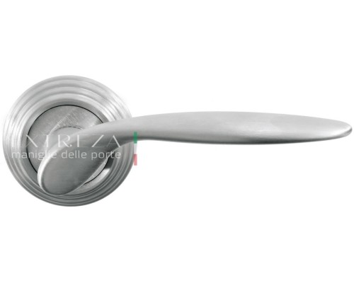 Дверная ручка Extreza CALIPSO (Калипсо) 311 на розетке R05 матовый хром F05 Дверная ручка Extreza CALIPSO (Калипсо) 311 на розетке R05 матовый хром F05