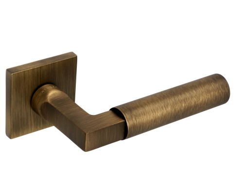 Дверная ручка на розетке Extreza STEM-R15-F03 (STEM 135) матовая бронза