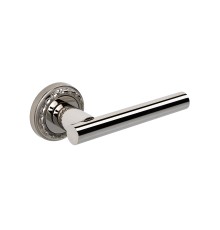 Дверная ручка Extreza CLASSIC PIVOT 132 на круглом основании R02 полированный никель F21