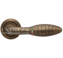 Дверная ручка Extreza MIREL (Мирел) 316 на розетке R01 матовая бронза F03