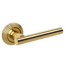 Дверная ручка Extreza CLASSIC PIVOT 132 на круглом основании R05 полированная латунь F01