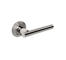 Дверная ручка Extreza CLASSIC PIVOT 132 на круглом основании R05 полированный никель F21