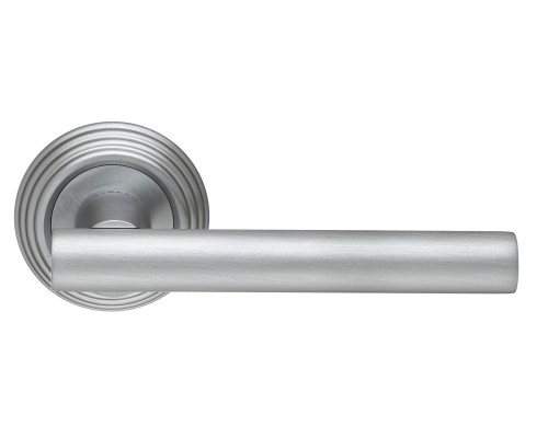 Дверная ручка Extreza CLASSIC PIVOT 132 на круглом основании R05 матовый хром F05 Дверная ручка Extreza CLASSIC PIVOT 132 на круглом основании R05 матовый хром F05