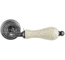 Дверная ручка Extreza DANA CRACKLE (Дана кракле) 306 на розетке R01 античное серебро F45