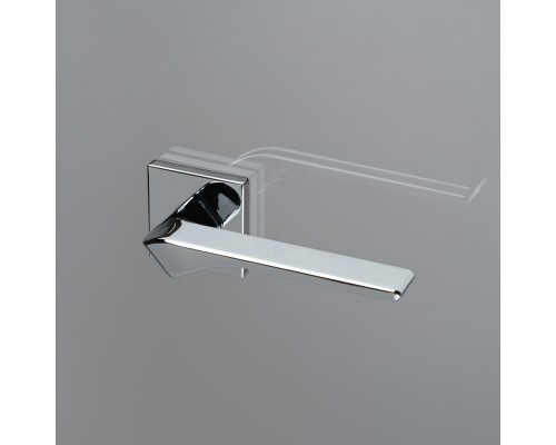 Дверная ручка на розетке Extreza AURA-R15-F04 (AURA 134) полированный хром Дверная ручка на розетке Extreza AURA-R15-F04 (AURA 134) полированный хром
