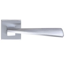 Дверная ручка Extreza Hi-Tech DIA 118 квадратная розетка R11 (7 мм) матовый хром F05