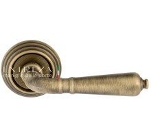 Дверная ручка Extreza Classic PETRA 304 круглая розетка R05 матовая бронза F03