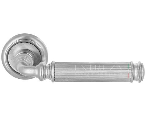 Дверная ручка Extreza BENITO-R01-F05 (BENITO 307) матовый хром Дверная ручка Extreza BENITO-R01-F05 (BENITO 307) матовый хром