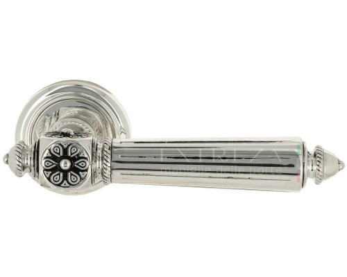 Дверная ручка Extreza Classic LEON 303 круглая розетка R01 натуральное серебро + черный F24 Дверная ручка Extreza Classic LEON 303 круглая розетка R01 натуральное серебро + черный F24