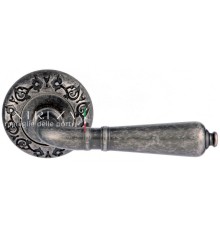 Дверная ручка Extreza Classic PETRA 304 круглая розетка R04 античное серебро F45