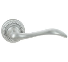 Дверная ручка Extreza Classic AGATA 310 круглая розетка R02 матовый хром F05
