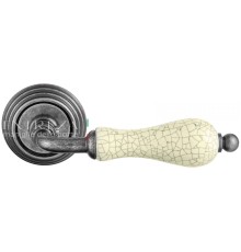Дверная ручка Extreza DANA CRACKLE (Дана кракле) 306 на розетке R05 античное серебро F45