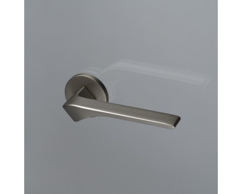 Дверная ручка на розетке Extreza AURA-R16-F20 (AURA 134) матовый никель Дверная ручка на розетке Extreza AURA-R16-F20 (AURA 134) матовый никель