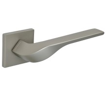 Дверная ручка на розетке Extreza AURA-R15-F20 (AURA 134) матовый никель