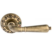 Дверная ручка Extreza Classic PETRA 304 круглая розетка R04 матовая бронза F03