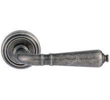 Дверная ручка Extreza Classic PETRA 304 круглая розетка R01 античное серебро F45