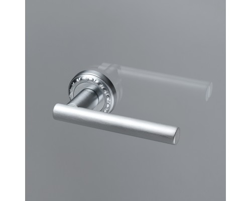 Дверная ручка Extreza CLASSIC PIVOT 132 на круглом основании R02 матовый хром F05 Дверная ручка Extreza CLASSIC PIVOT 132 на круглом основании R02 матовый хром F05