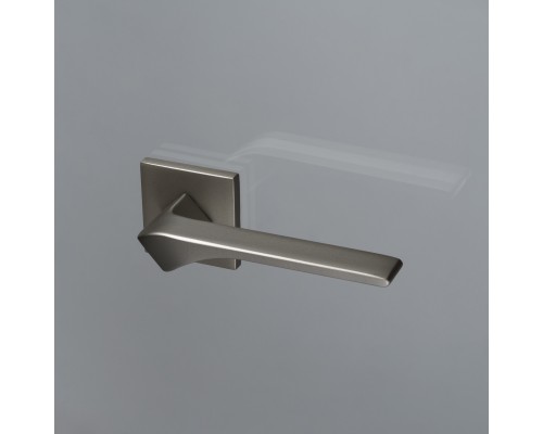 Дверная ручка на розетке Extreza AURA-R15-F20 (AURA 134) матовый никель Дверная ручка на розетке Extreza AURA-R15-F20 (AURA 134) матовый никель