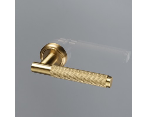 Дверная ручка Extreza Classic TUBA 126 круглая розетка R01 матовая латунь глянец F07 Дверная ручка Extreza Classic TUBA 126 круглая розетка R01 матовая латунь глянец F07