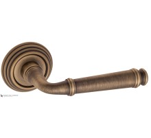 Дверная ручка на круглом основании Fratelli Cattini FARFALLA D8-BY матовая бронза