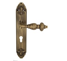 Дверная ручка Venezia LUCRECIA CYL на планке PL90 матовая бронза