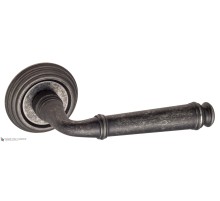 Дверная ручка на круглом основании Fratelli Cattini FARFALLA D8-IA античное серебро