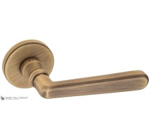 Дверная ручка на круглом основании Fratelli Cattini ESSA 7.7-BY матовая бронза Дверная ручка на круглом основании Fratelli Cattini ESSA 7.7-BY матовая бронза